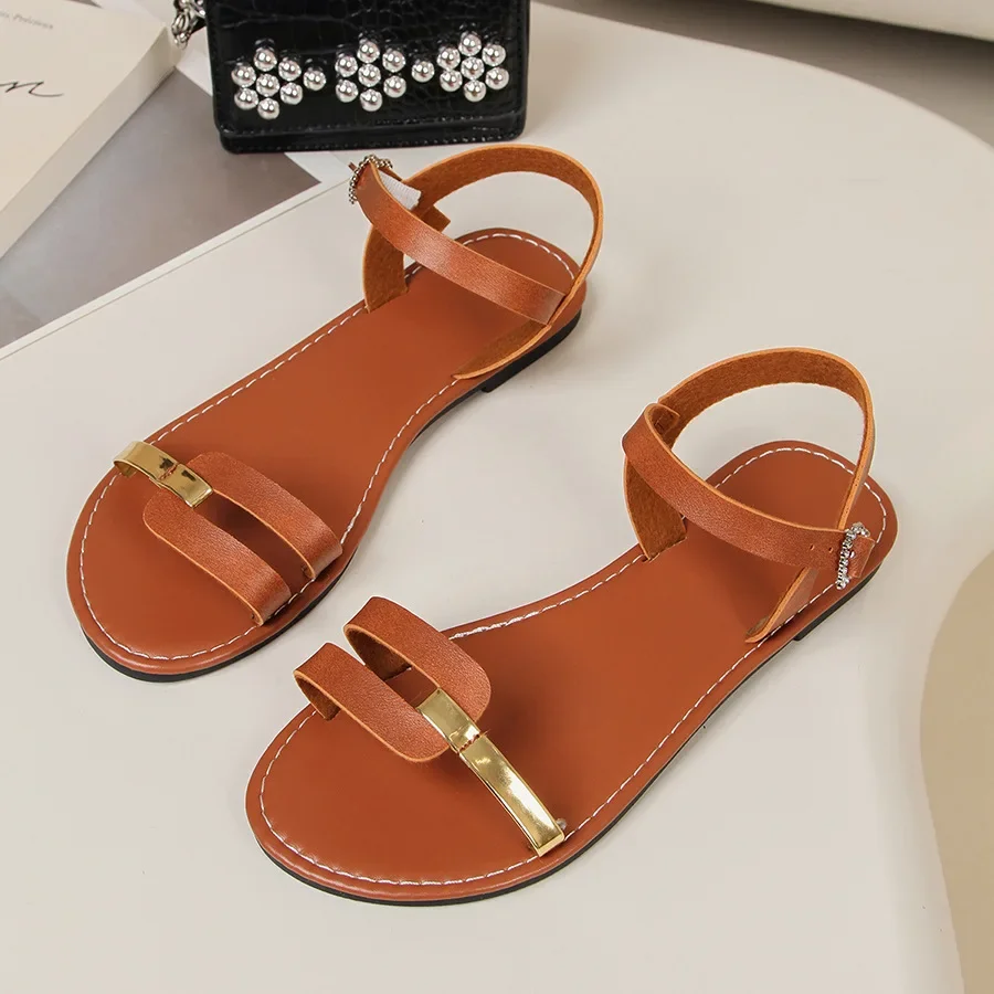 Sandálias femininas retrô de tamanho grande com fivela, personalidade artística, estilo romano, salto baixo plano, cabeça redonda, para adultos