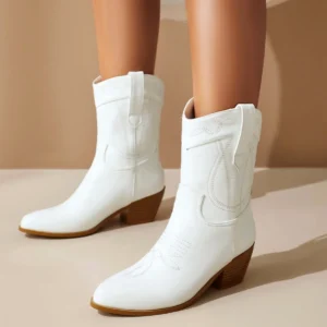 Botas femininas de tamanho grande bordadas ocidental cowboy cavaleiro bota primavera novo estilo moda couro do plutônio baixo superior tornozelo bota
