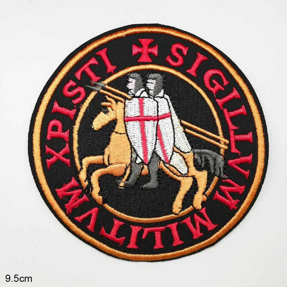 Letras assassino cavaleiros templários guerreiro ferro no remendo bordado roupas remendo para roupas adesivos