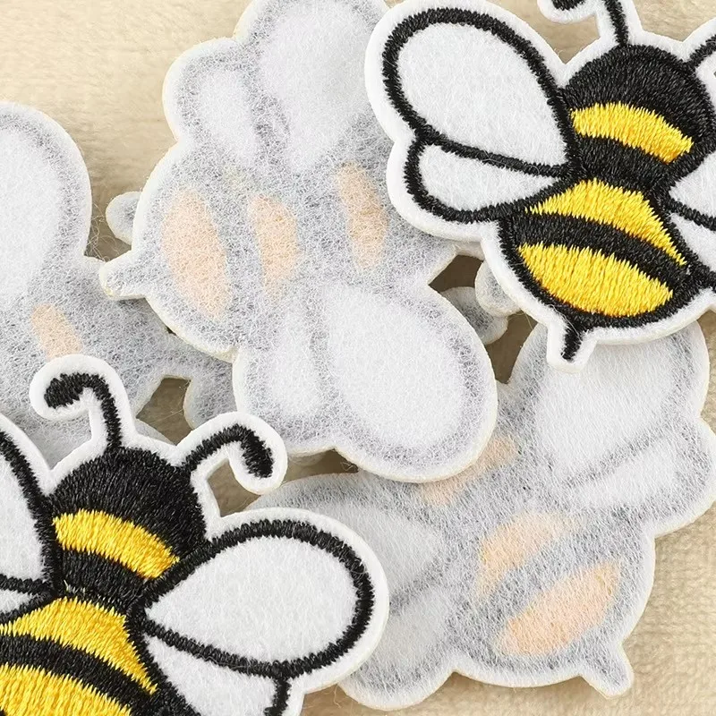 Abelha irritada abelha animal dos desenhos animados ferro em remendos de roupas bordadas para roupas adesivos vestuário atacado - Imagem 4